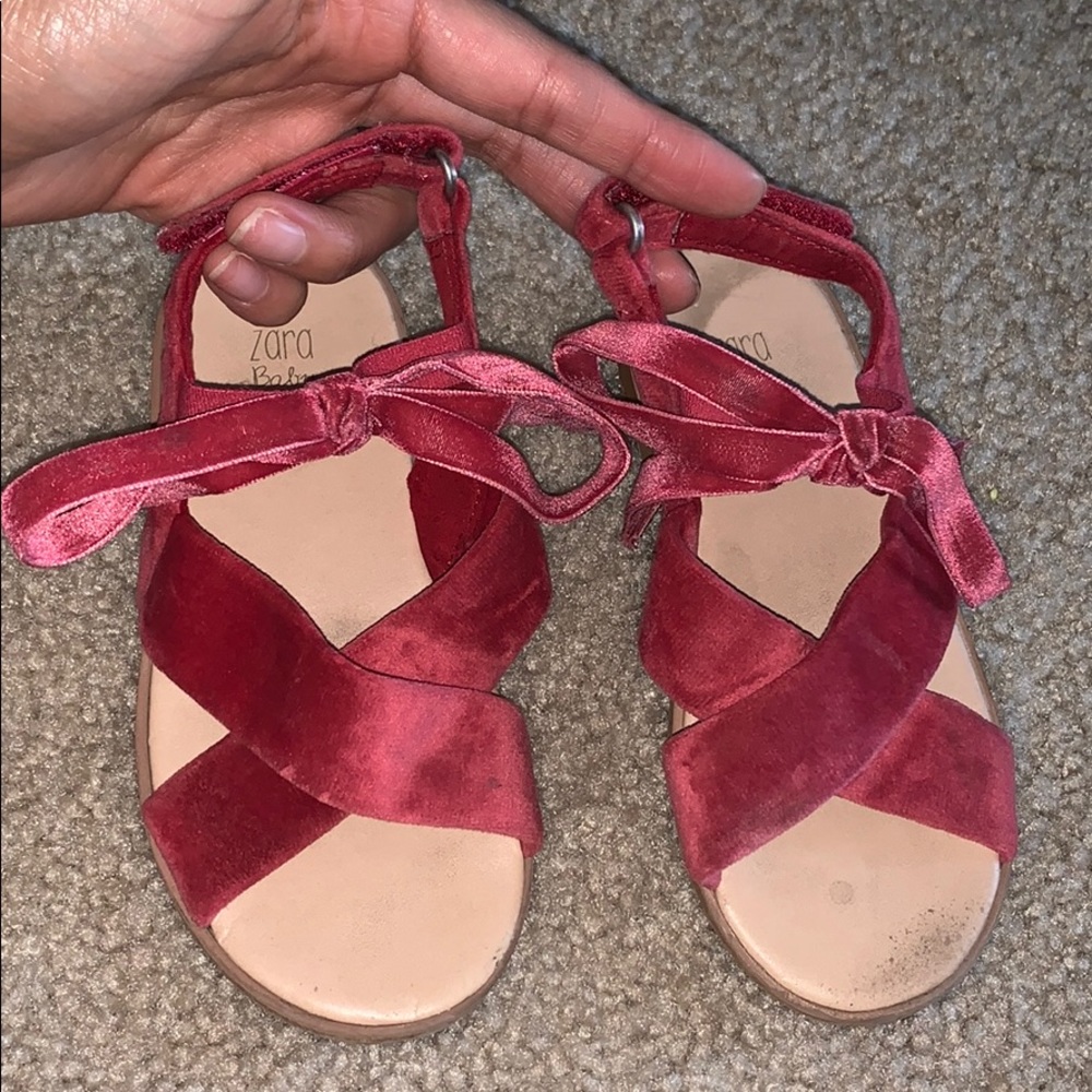 Adorable Zara sandals!